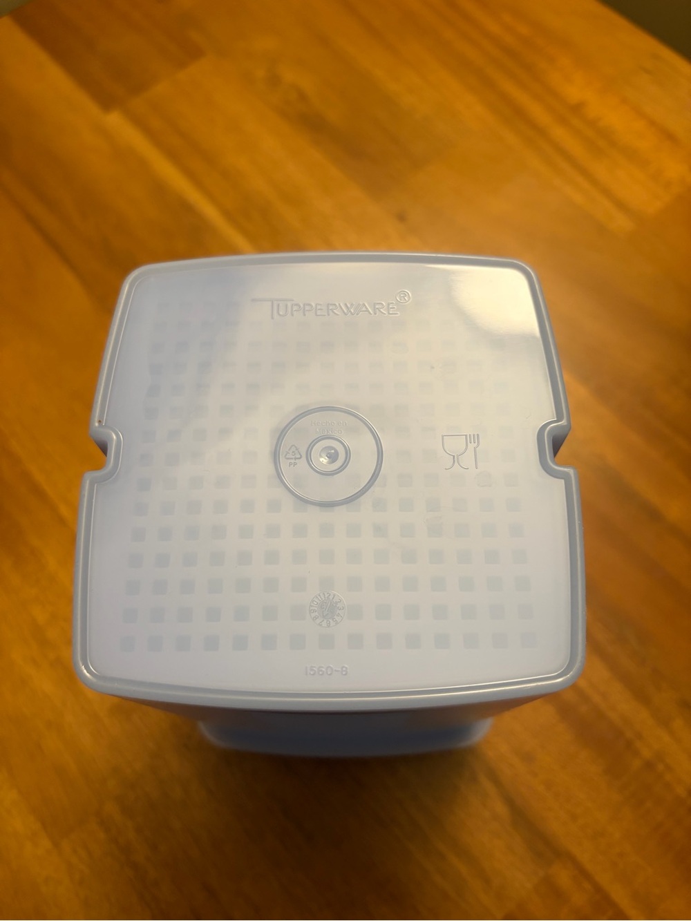 Tupperware Pickle Keeper - Like New - Picture 4 of 6